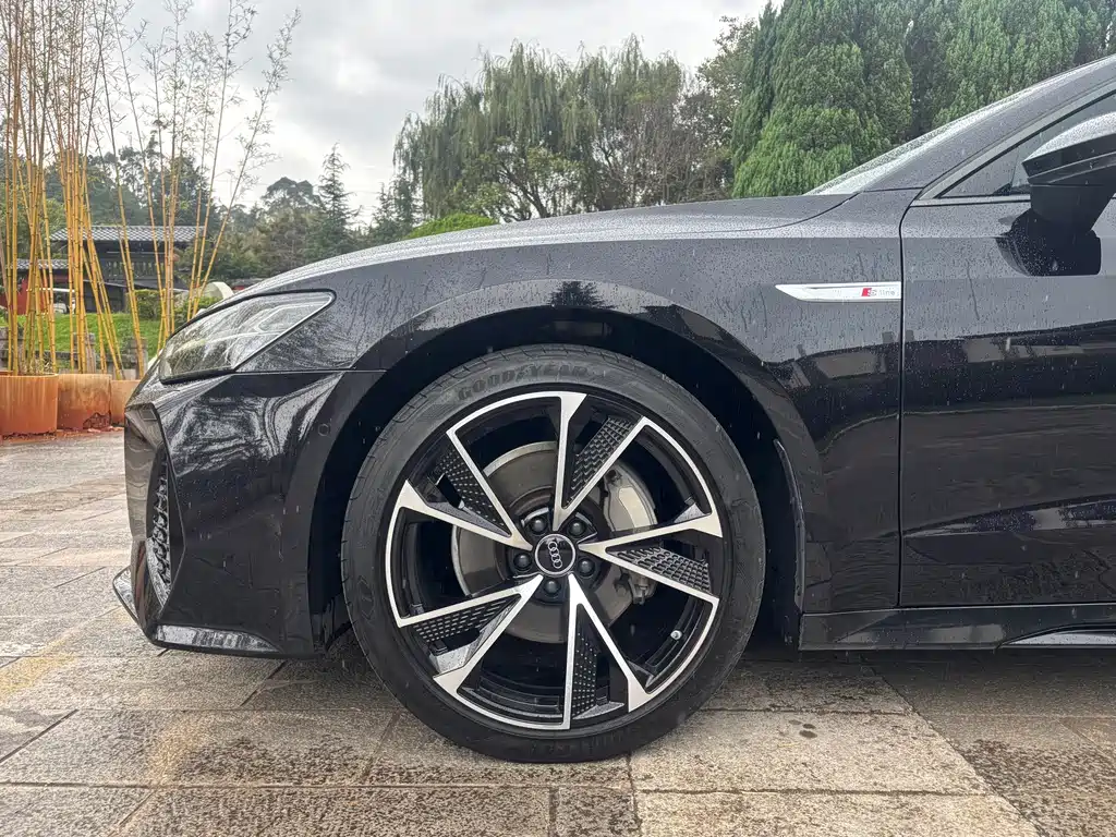 Audi A7L — фото 6