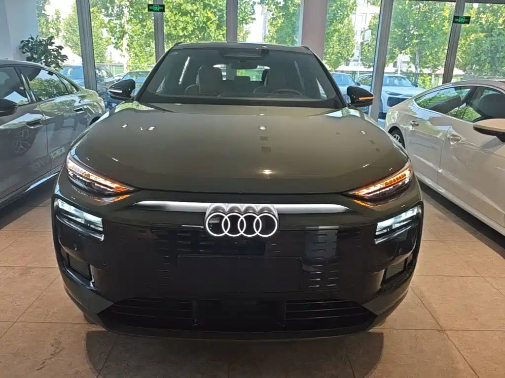 Audi Q6L e-tron — фото 3