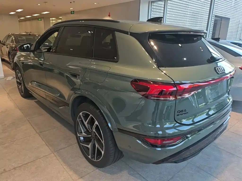 Audi Q6L e-tron — фото 5