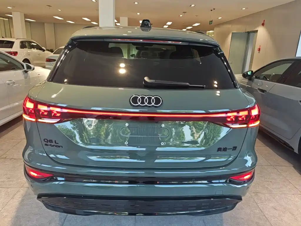 Audi Q6L e-tron — фото 6