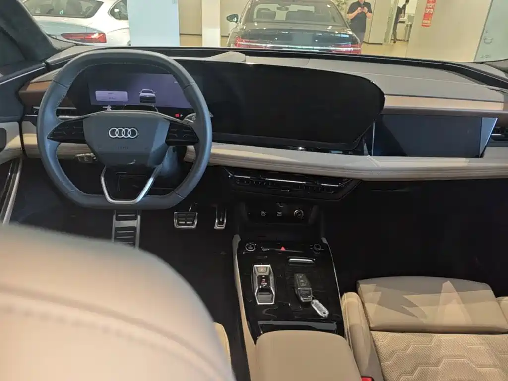 Audi Q6L e-tron — фото 10