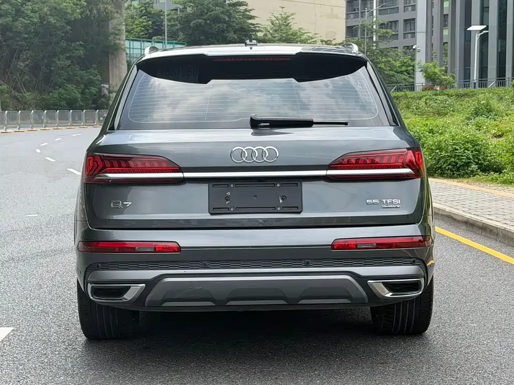 Audi Q7 — фото 5