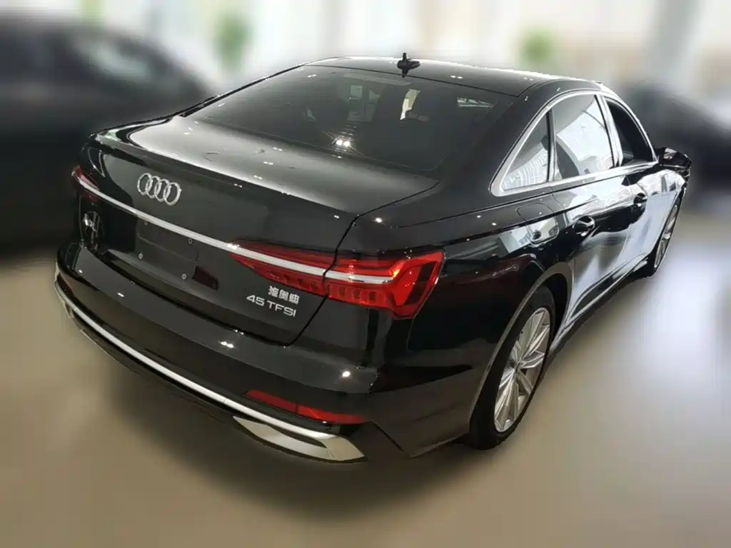 Audi A6L — фото 10