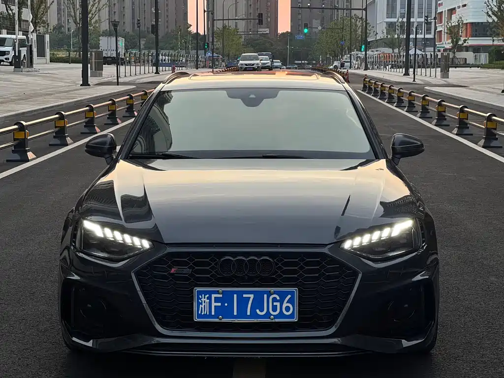 Audi RS 4 — фото 2