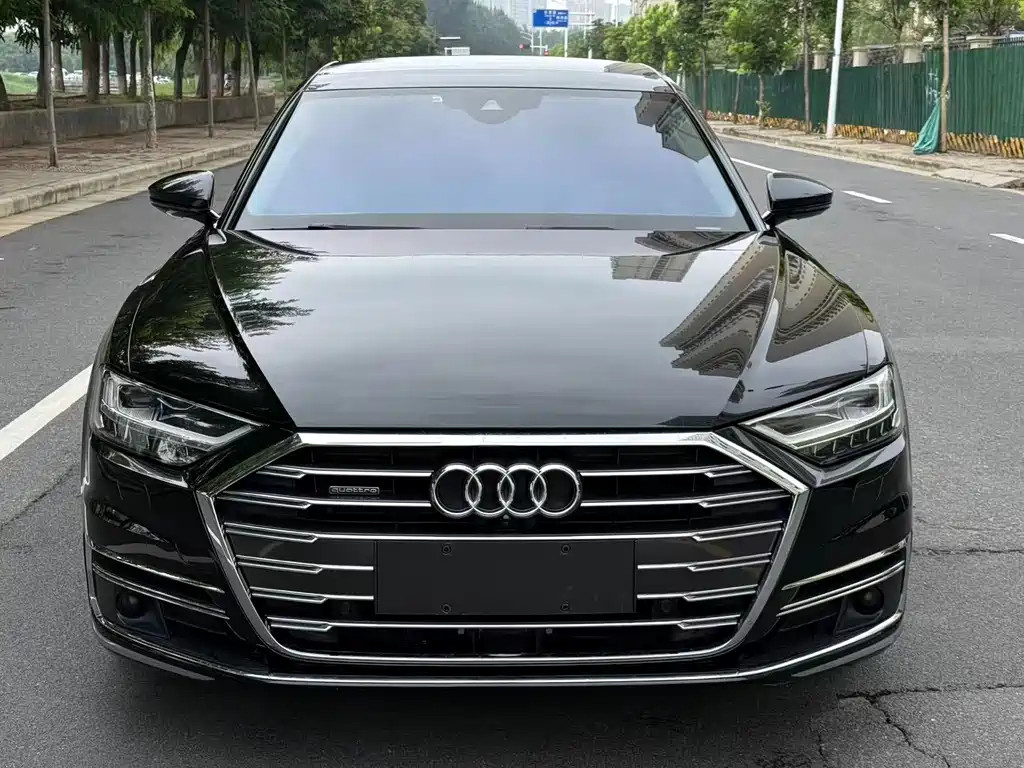 Audi A8 — фото 3
