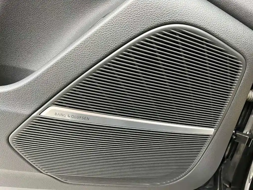 Audi Q7 — фото 37