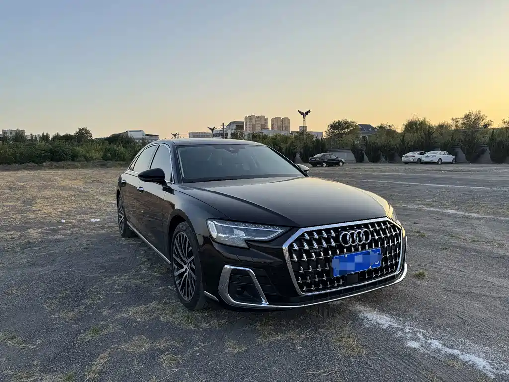 Audi A8 — фото 2