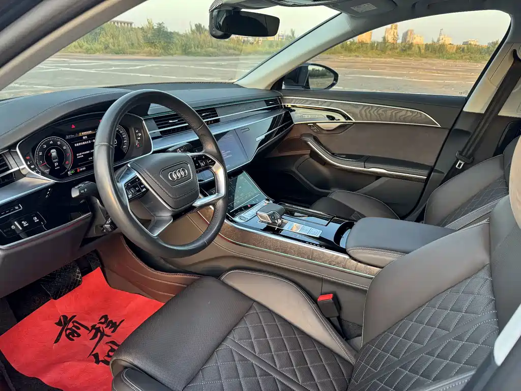Audi A8 — фото 10