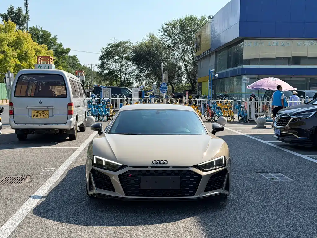 Audi R8 — фото 2