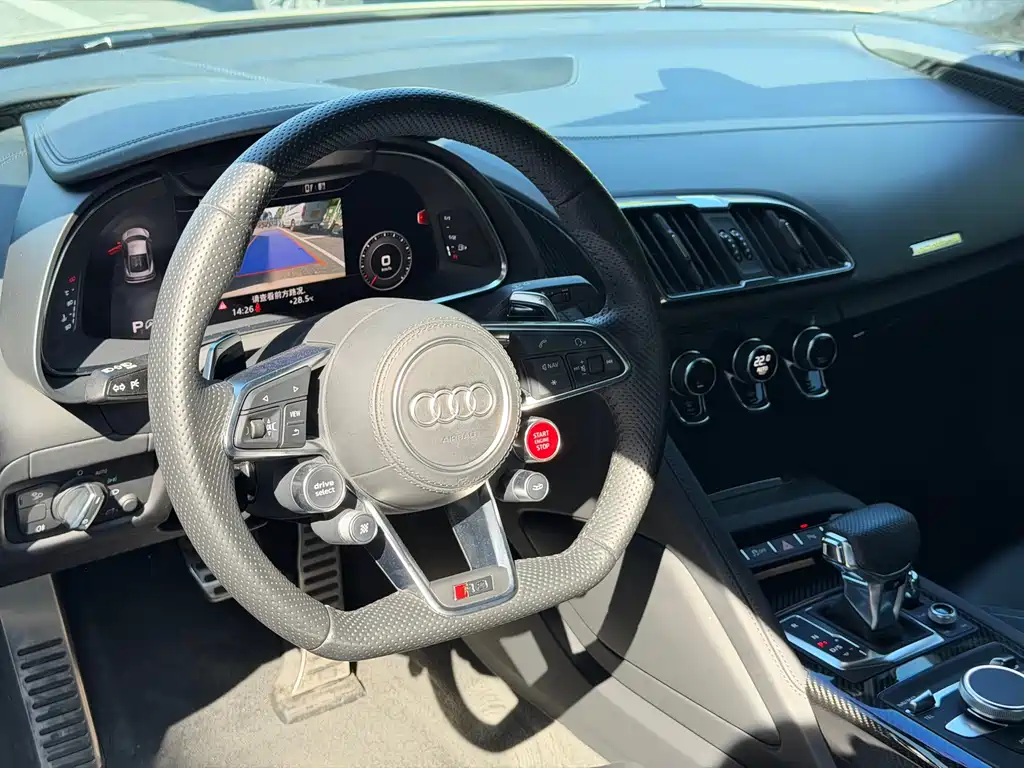 Audi R8 — фото 6
