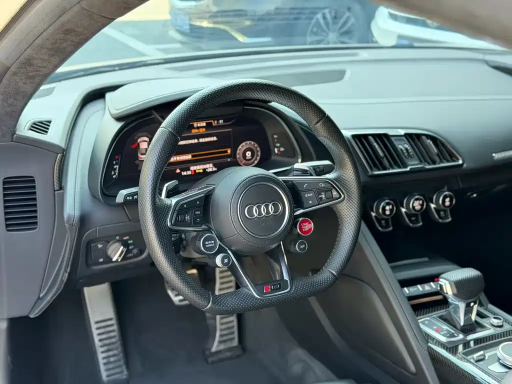 Audi R8 — фото 5