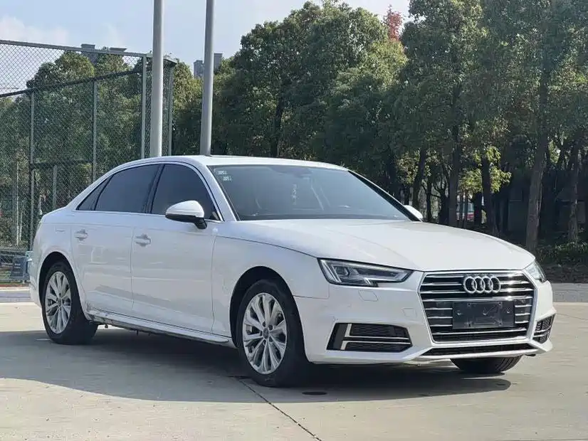 Audi A4L — фото 3