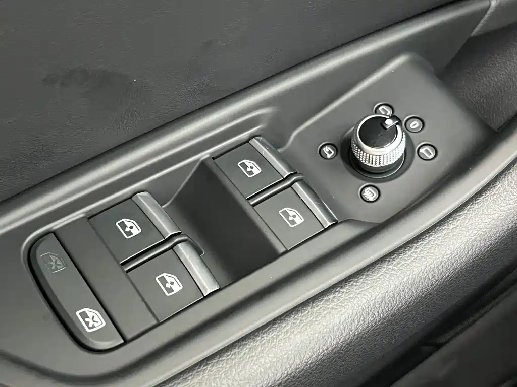 Audi A4L — фото 20