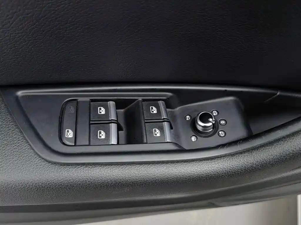 Audi A4 (Import) — фото 9
