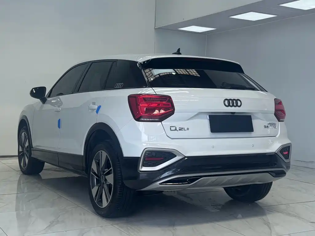 Audi Q2L — фото 4