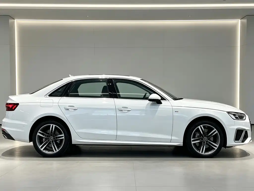 Audi A4L — фото 3