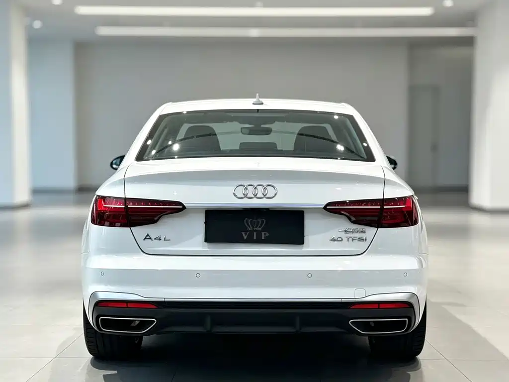 Audi A4L — фото 5