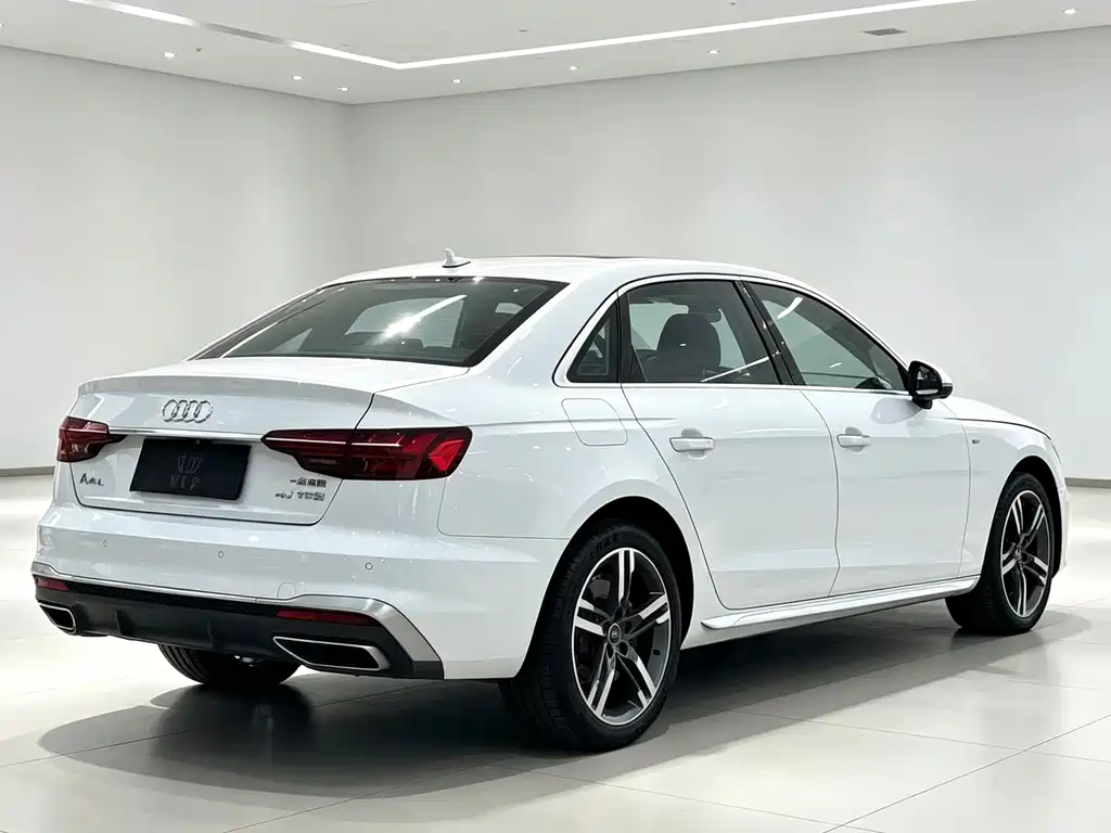 Audi A4L — фото 6