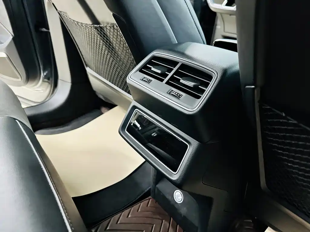 Audi e-tron — фото 22