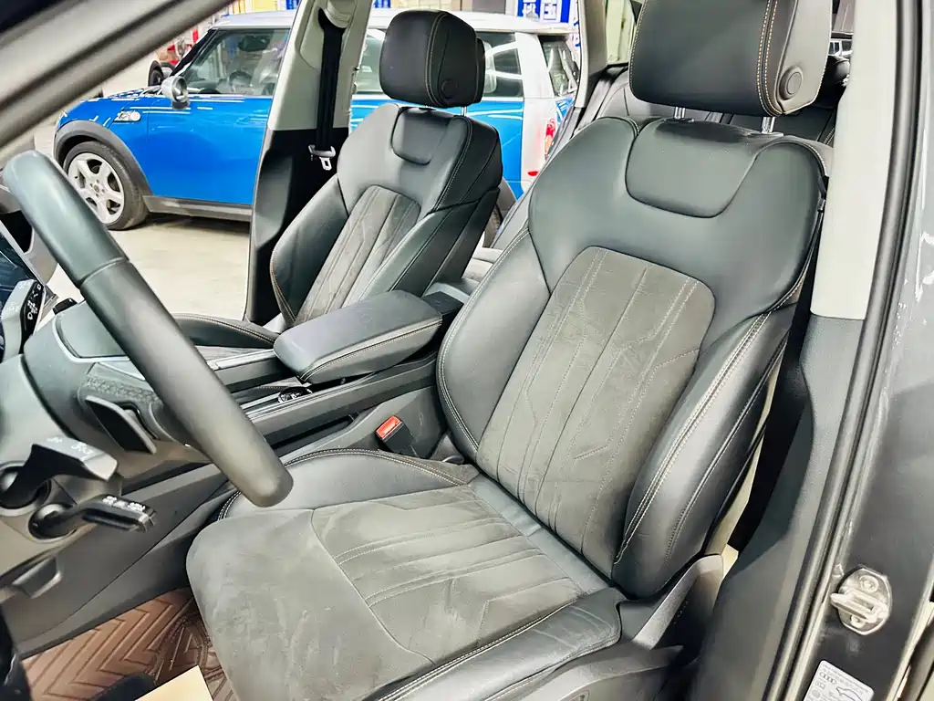 Audi e-tron — фото 32