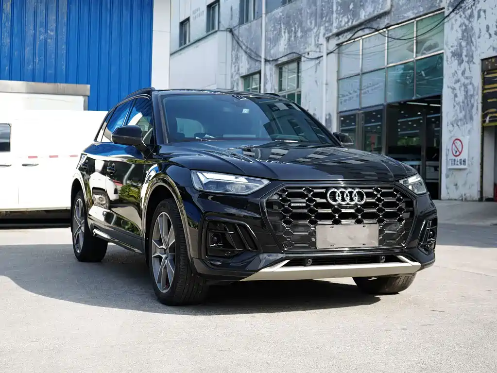 Audi Q5L — фото 2