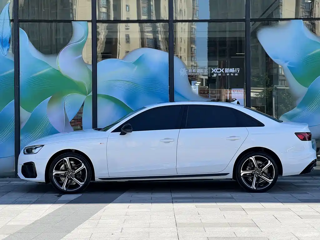 Audi A4L — фото 9
