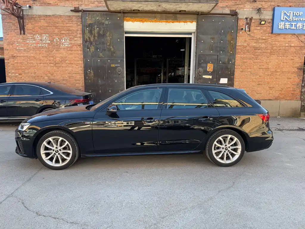 Audi A4 (Import) — фото 4