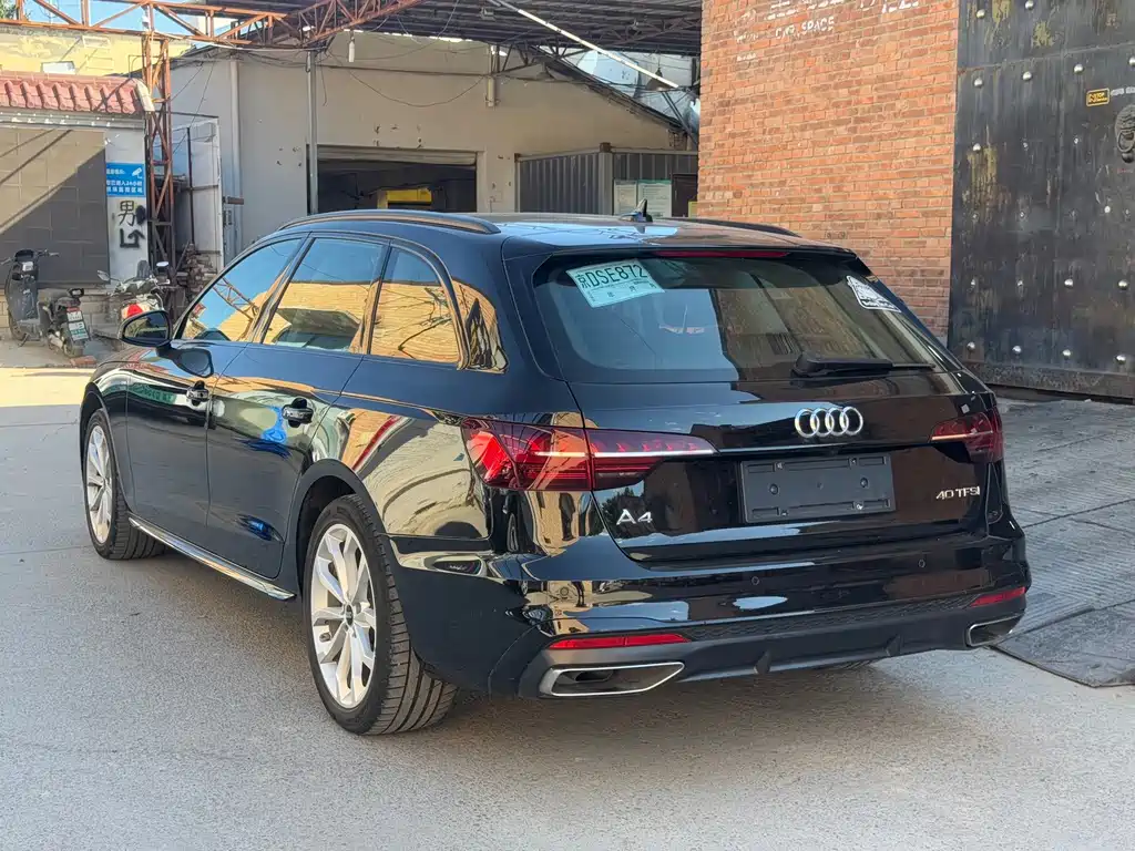 Audi A4 (Import) — фото 7