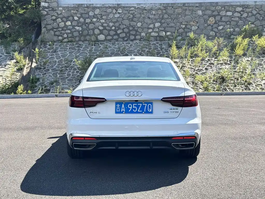 Audi A4L — фото 5