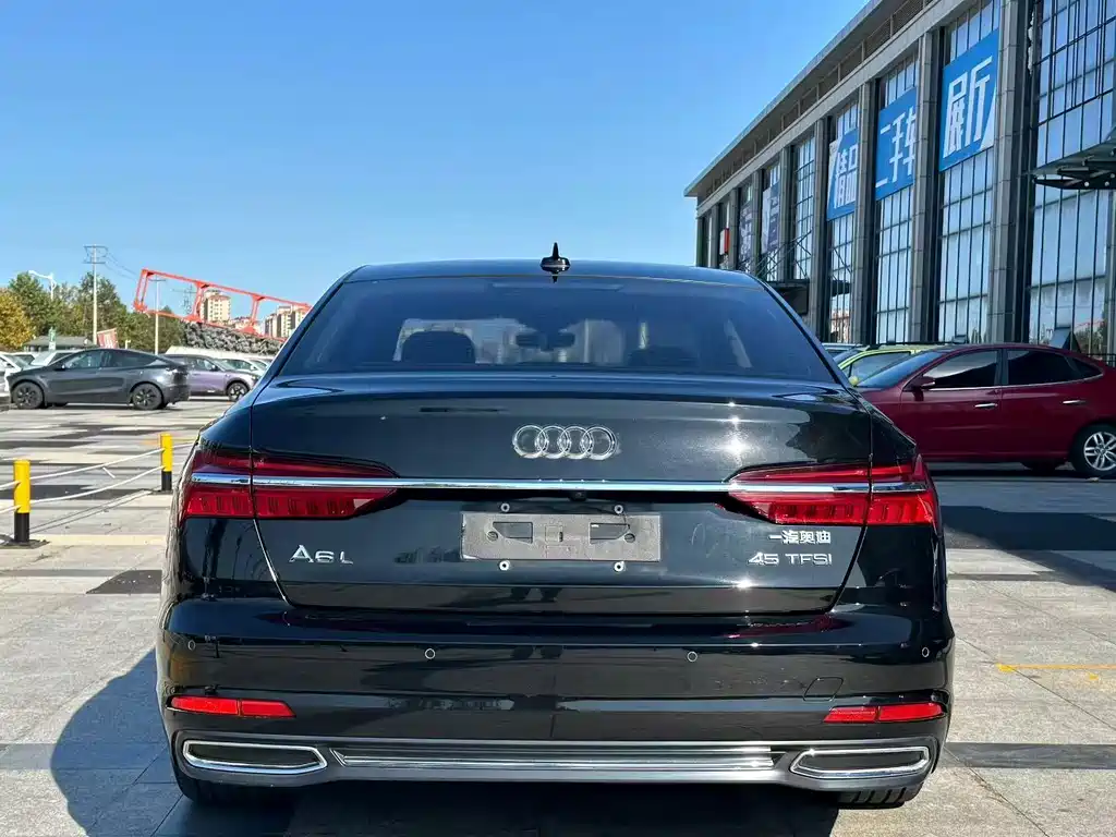 Audi A6L — фото 5