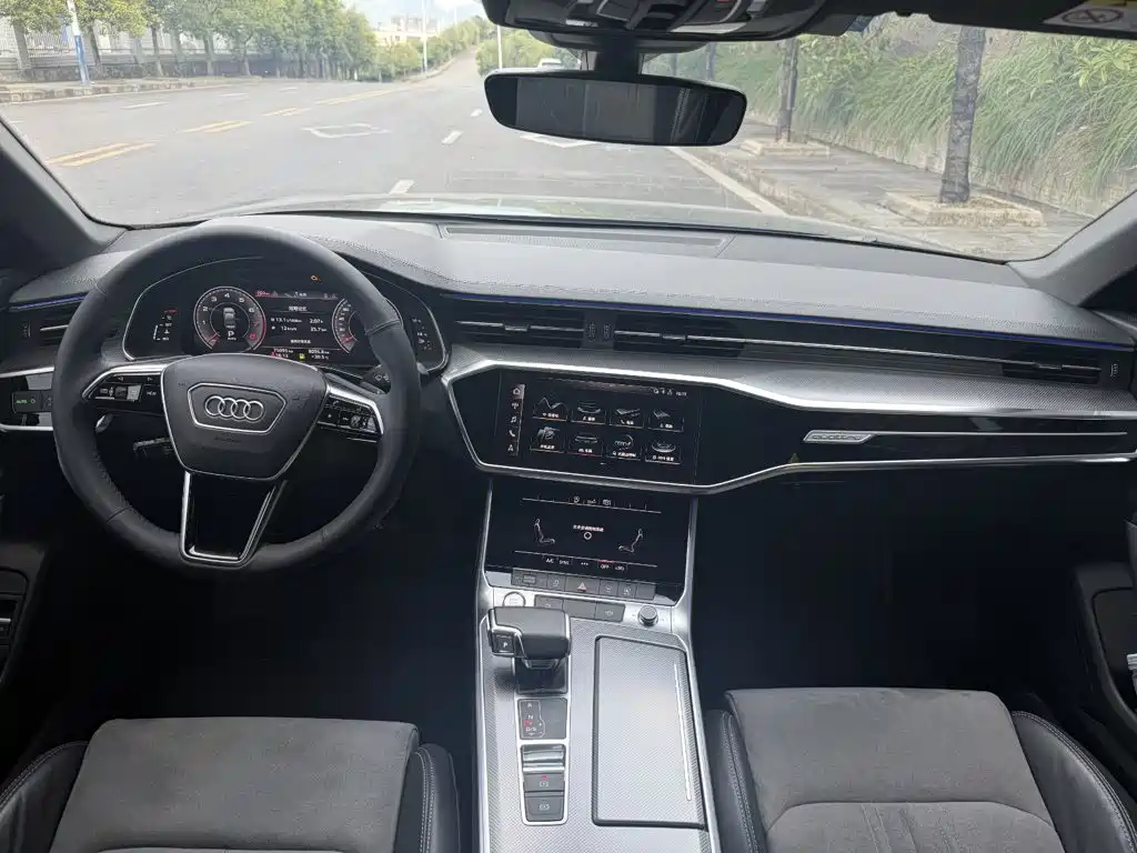 Audi A6L — фото 5