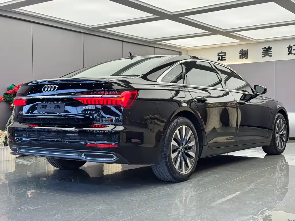 Audi A6L — фото 9