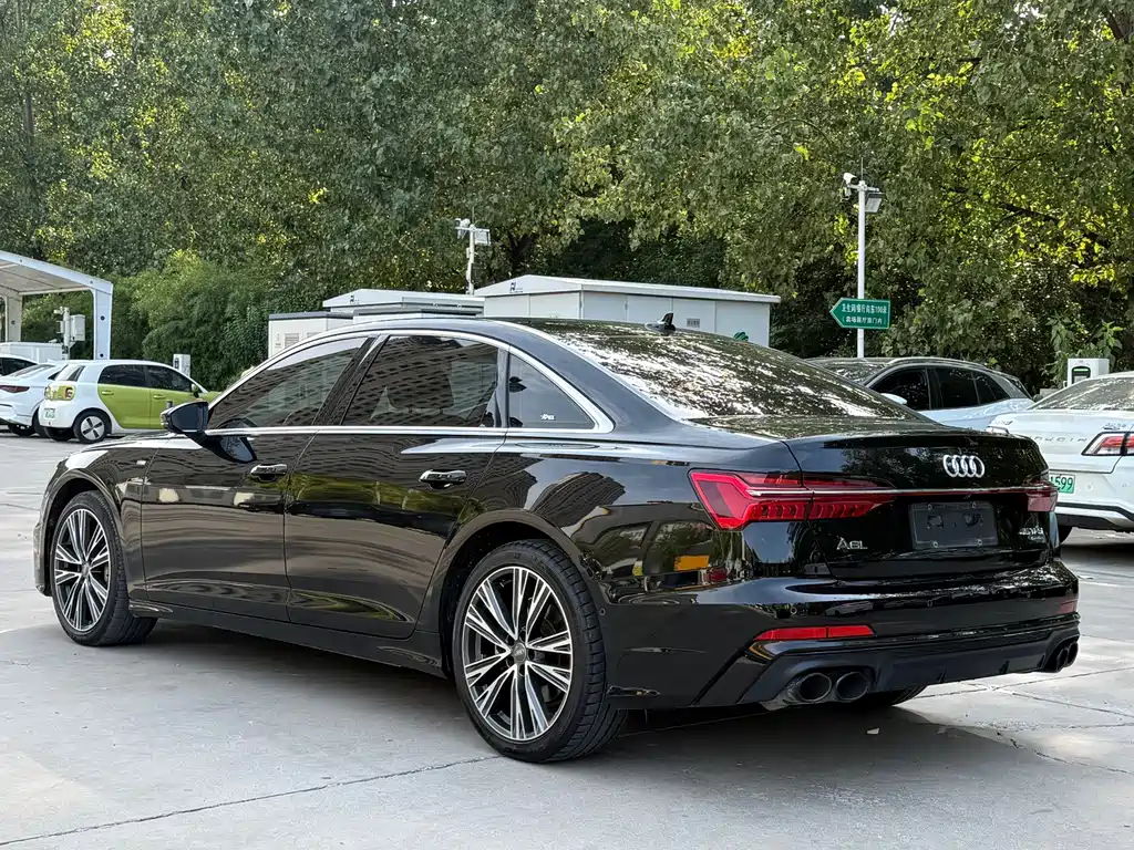 Audi A6L — фото 9