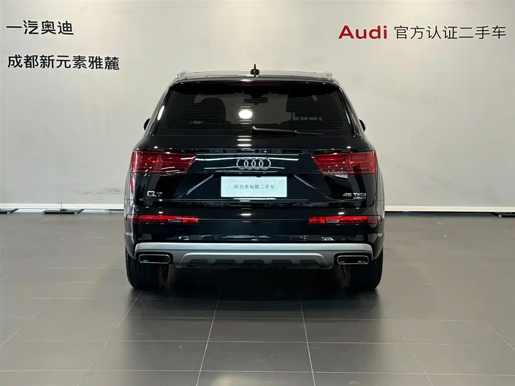 Audi Q7 — фото 5