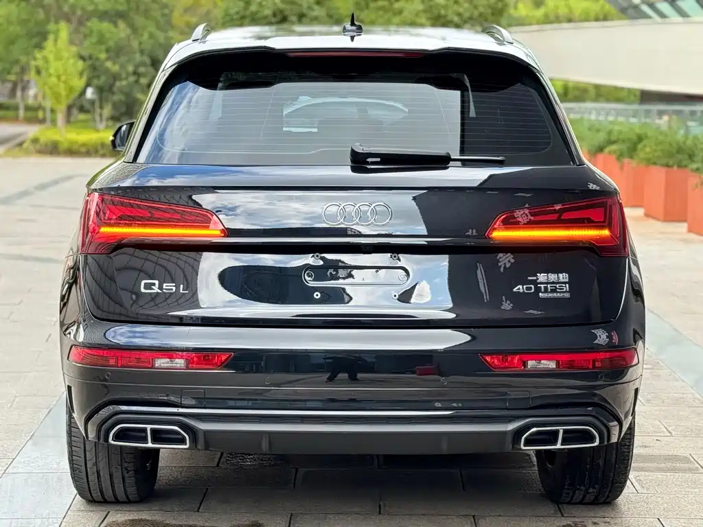 Audi Q5L — фото 45
