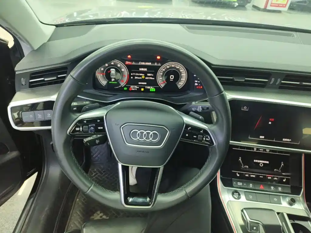 Audi A6L — фото 11