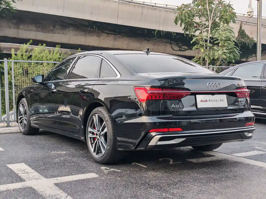 Audi A6L — фото 5
