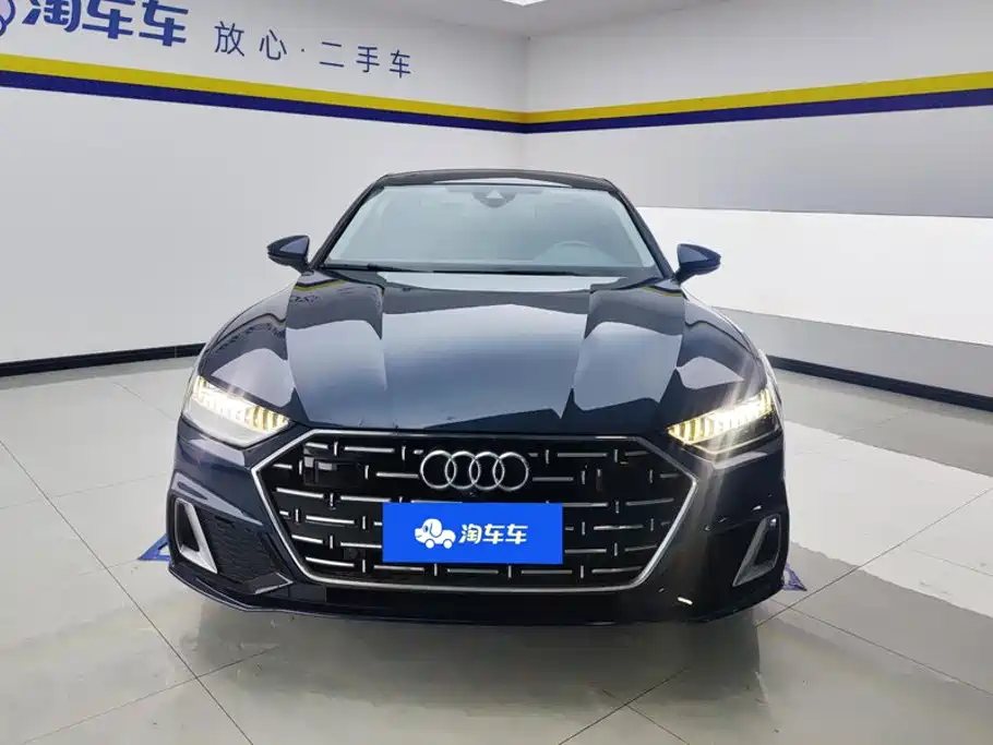 Audi A7L — фото 2