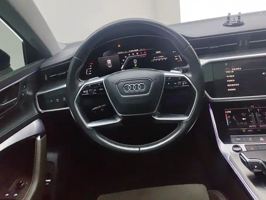 Audi A7L — фото 15