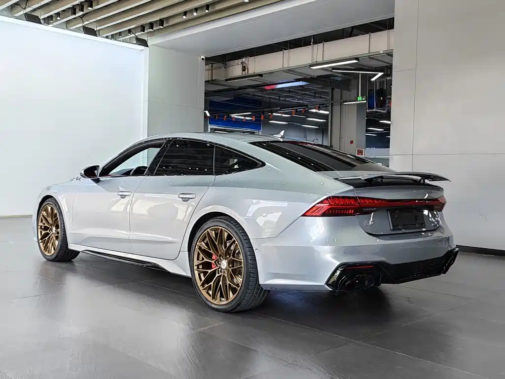 Audi A7 — фото 19