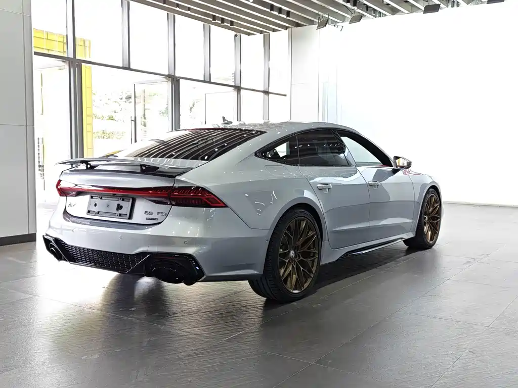 Audi A7 — фото 21