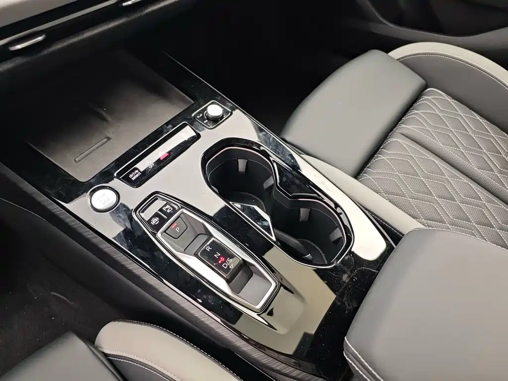 Audi A5L — фото 27