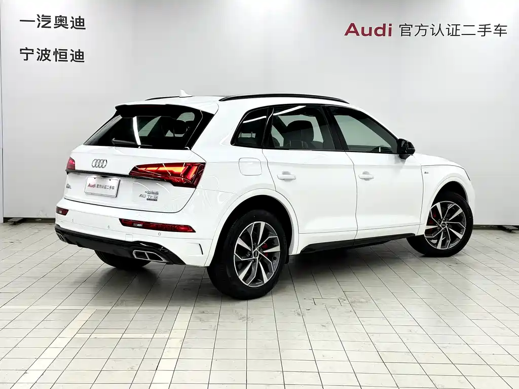 Audi Q5L — фото 5