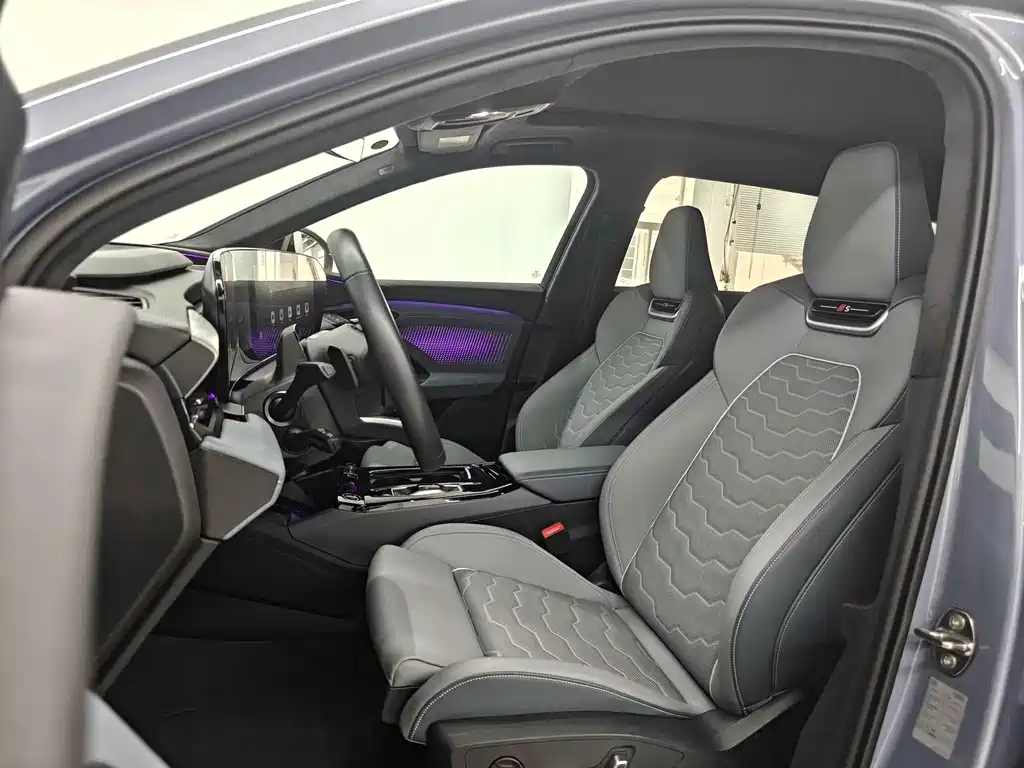 Audi Q6L e-tron — фото 11
