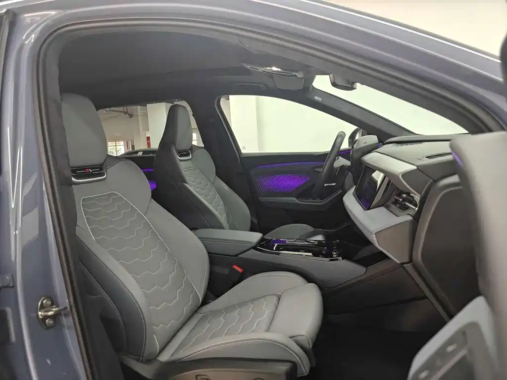 Audi Q6L e-tron — фото 14
