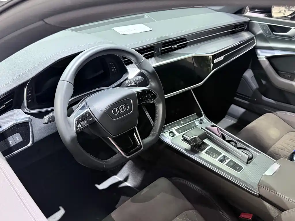 Audi A7L — фото 15