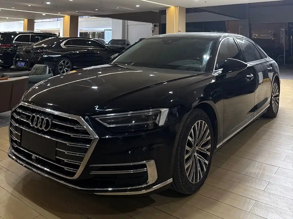 Audi A8 — фото 2