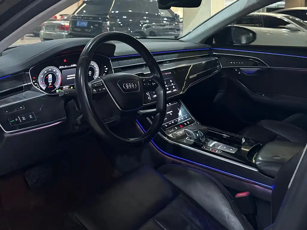 Audi A8 — фото 5