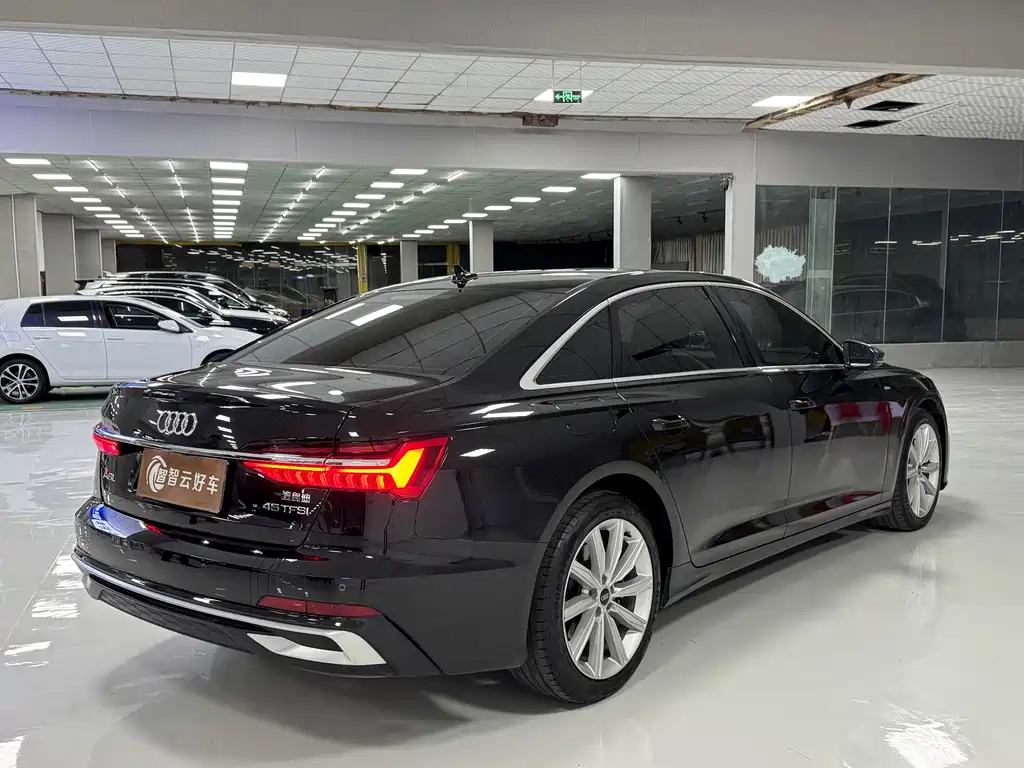 Audi A6L — фото 9