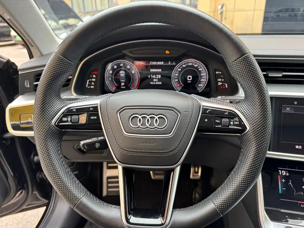 Audi A6L — фото 7